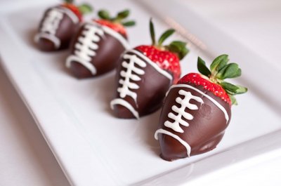 Chocolate-strawberries13-585x388