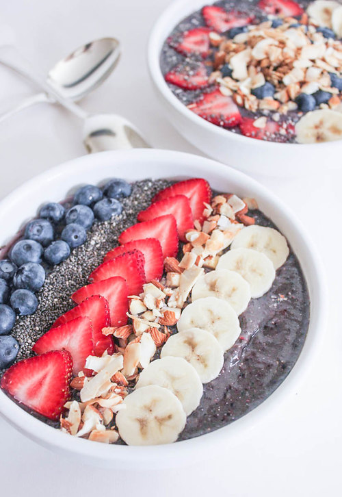 10 Smoothie Bowls - A Wholesome Roundup