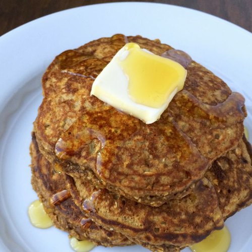 Gingerbread-Protein-Pancakes-The-Lemon-Bowl