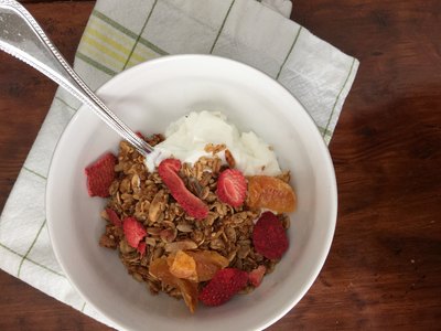 The BEST Fruit & Nut Granola 